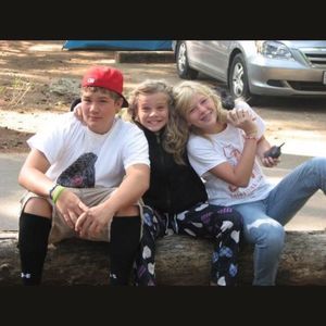 Meet your Posher, Leslie